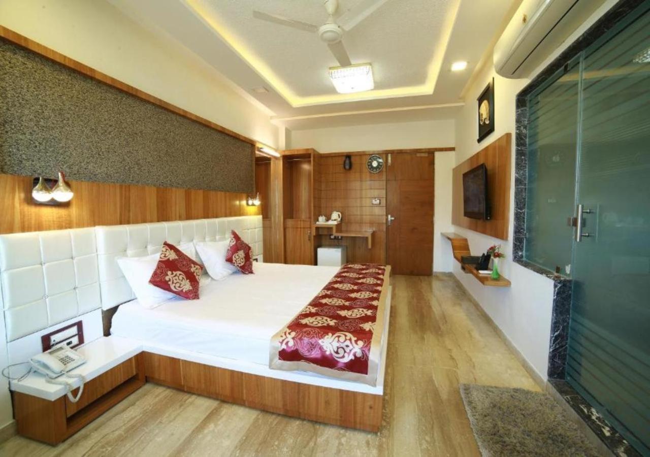 Hotel Sheratone Mount Abu Habitación foto